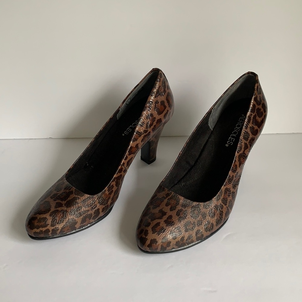AEROSOLES Leopard Print Heels